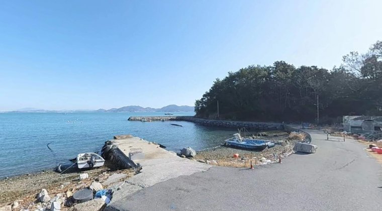 여수 화정면 백야리 동측 방파제 포인트